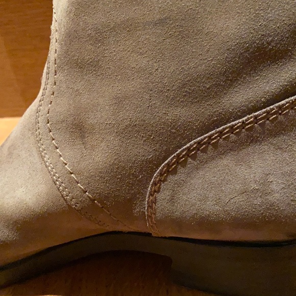 Jil Sander Suede Boots. Size 40. Hand made in Italy. Beautiful quality. - Picture 3 of 5